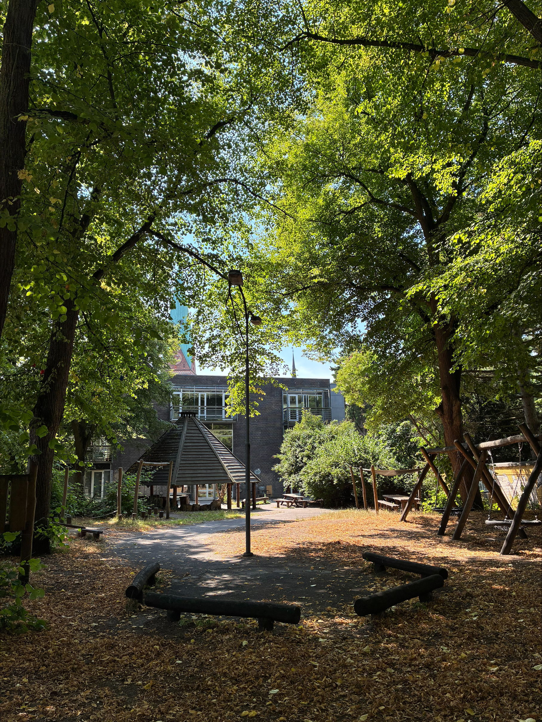 Legeplads med udsigt til huset